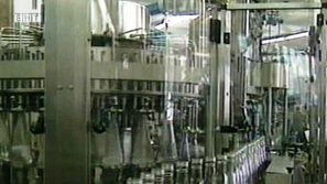 Вдигат минималната цена на водката в Русия