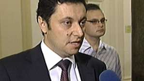 Яне Янев отново призова за нова конституция