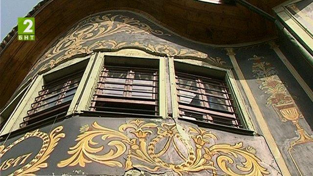 Обновяват фасадата на Етнографския музей в Пловдив