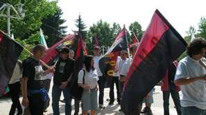 Протест на ВМРО пред централата на ДПС