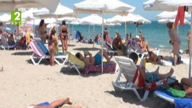 Плажът на Бургас готов за сезона