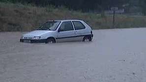 Жертвите от наводненията във Франция се увеличават