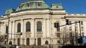 СУ без акредитация за специалност Медицински сестри