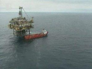 бритиш петролиум спря изтичането петрол