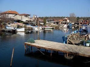 премахват незаконни строежи местността ченгене скеле бургас
