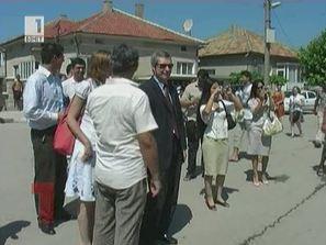 джеймс уорлик посещение ромите каварна