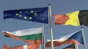 Външните министри на ЕС ще обсъждат независимо Косово
