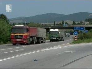 пренасочват камионите извън магистралите