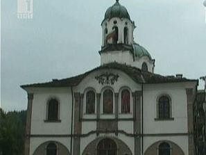 Ремонтират църква в Габрово