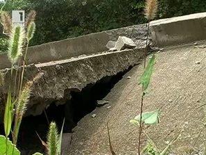 летните дъждове активизираха свлачище мездра