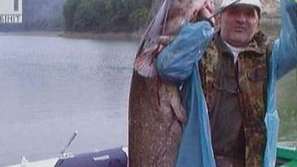 Двуметров сом хванаха в Тича