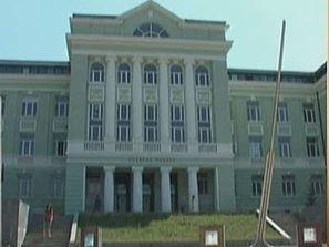 задържаните килъри остават ареста