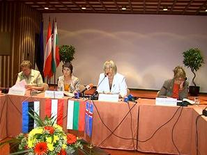 цецка цачева срещна своите колежки австрия естония исландия