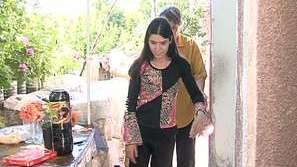 Момиче с церебрална парализа проходи