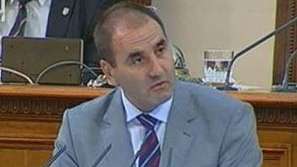 Спор между БСП и Цветанов за личните документи