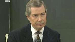 Посланик Уорлик настоява за повече подробности по договорите в Русия