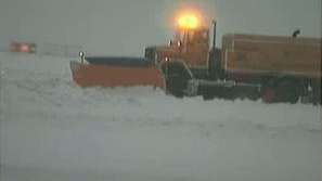 Снегът блокира летища в Европа