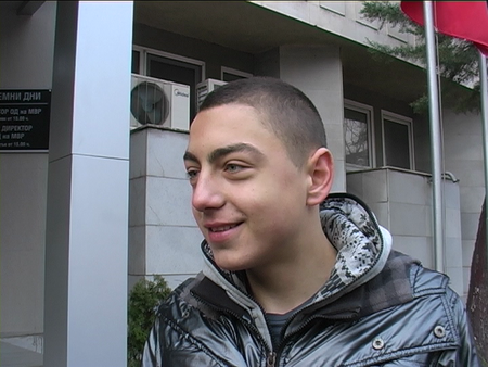 снимка 5 Гимназисти с награда за доблестна постъпка