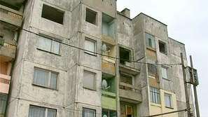 Жилище блок застрашен от срутване