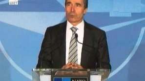 НАТО поема операцията в Либия