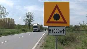 Опасен пътен участък край Елхово