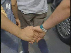 засилена охрана парада различните