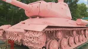 Розов танк в Прага