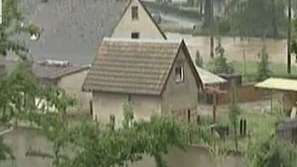 Бури в Европа и жега в САЩ