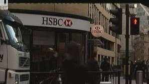 Банка съкращава 10 % от персонала си