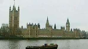 Данъчни следят богати англичани