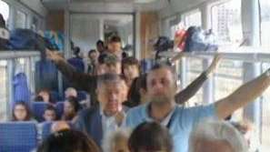 По линията София-Кюстендил са пътували в един вагон...200 човека