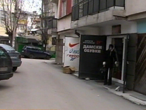 община враца обяви война гаражната търговия