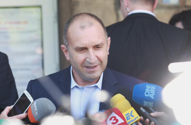 Ниската избирателна активност държавният глава Румен Радев определи като шамар