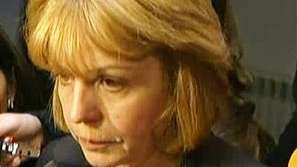 Глоби за хората, които хранят бездомни кучета