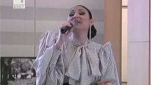 Софи Маринова пее в парламента