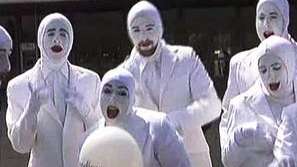 Voca People кацнаха пред НДК