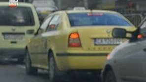 Над 100 таксиджии карат без книжка в София