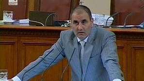 Бедствието нажежи страстите в парламента