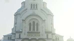 Хвърлиха камък срещу иконата на Исус Христос