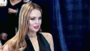 Линдзи Лоуън катастрофира на път за снимки