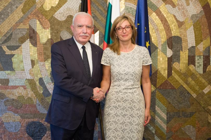 Вицепремиерът и министър на външните работи Екатерина Захариева се срещна