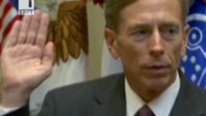 Скандалът с ген. Петреъс се разраства