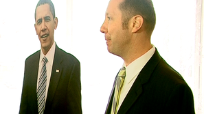 Картонен Барак Обама в Бараково