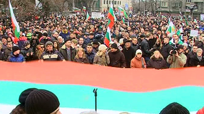 Близо 50 хиляди души протестираха във Варна