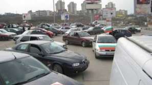 Откриването на магазин затрудни движението на входа на София