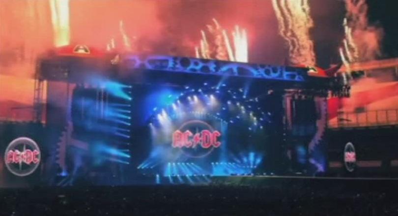 AC/DC отлагат концертите си заради опасност за слуха на фронтмена