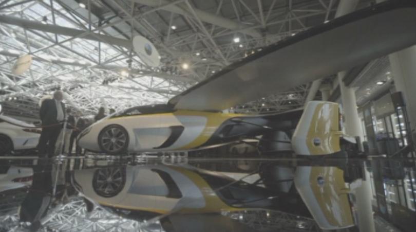 Човечеството се готви да посрещне първия летящ  автомобил