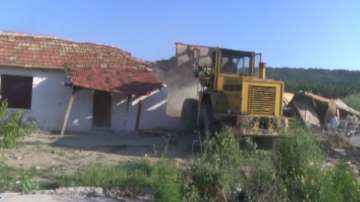 Приключи акцията срещу незаконни постройки в ромския квартал в Стара Загора