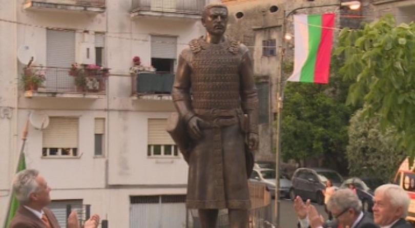 Издигнаха първи паметник на български владетел извън България