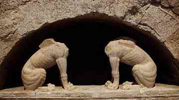 Светът се фокусира върху разкопките в гръцкия град Амфиполи